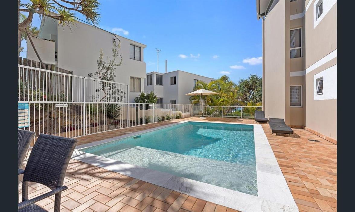 Aqua Promenade Beachfront Holiday Apartments Sunrise Beach Exterior photo