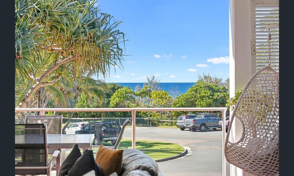 Aqua Promenade Beachfront Holiday Apartments Sunrise Beach Exterior photo