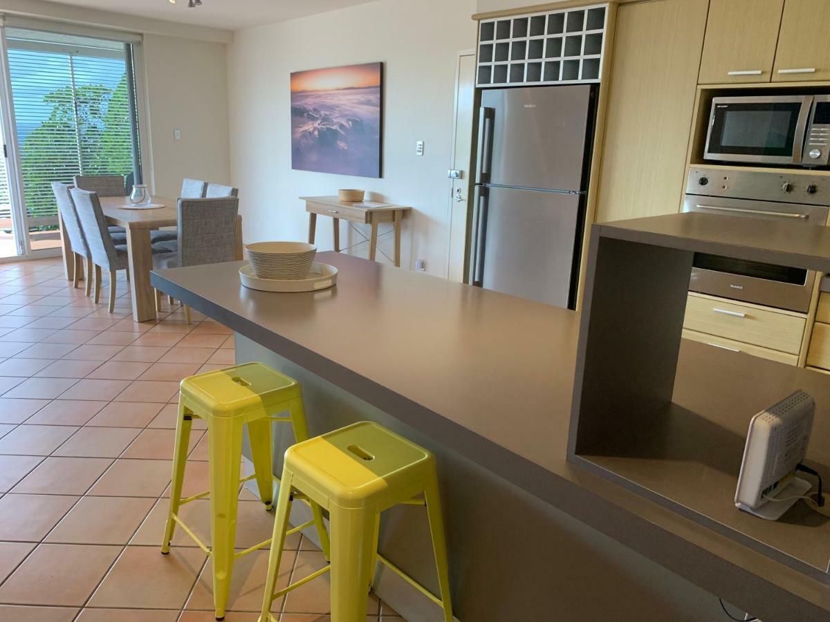 Aqua Promenade Beachfront Holiday Apartments Sunrise Beach Exterior photo