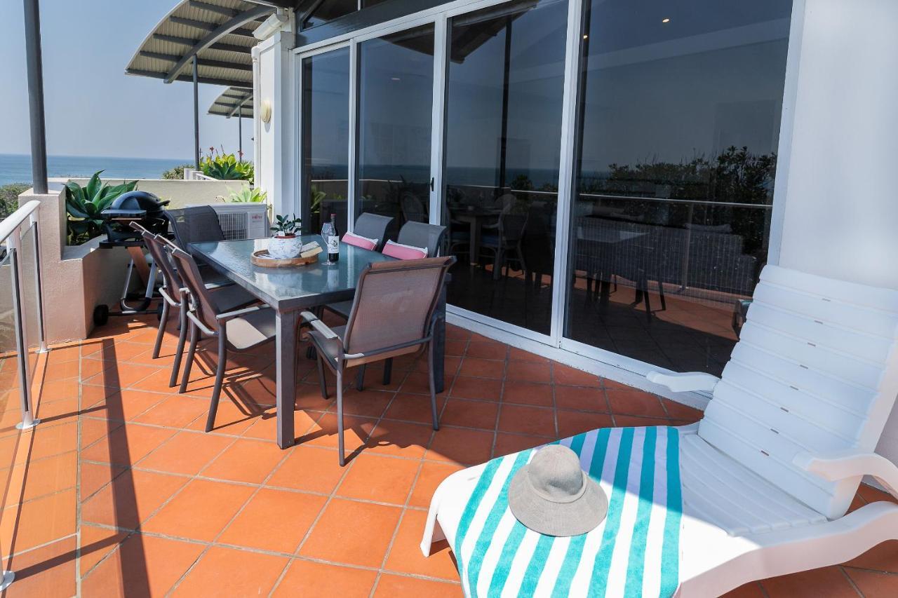 Aqua Promenade Beachfront Holiday Apartments Sunrise Beach Exterior photo