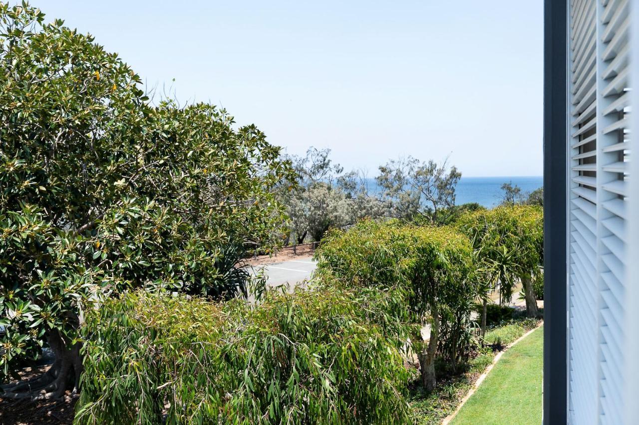 Aqua Promenade Beachfront Holiday Apartments Sunrise Beach Exterior photo