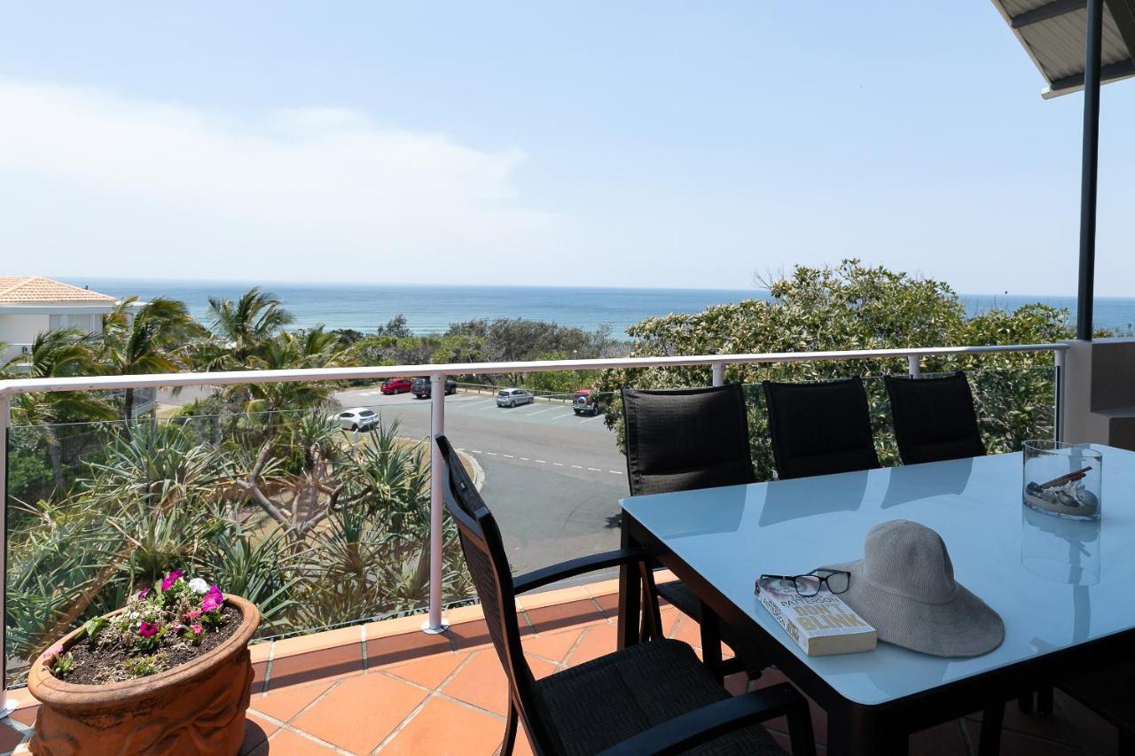 Aqua Promenade Beachfront Holiday Apartments Sunrise Beach Exterior photo